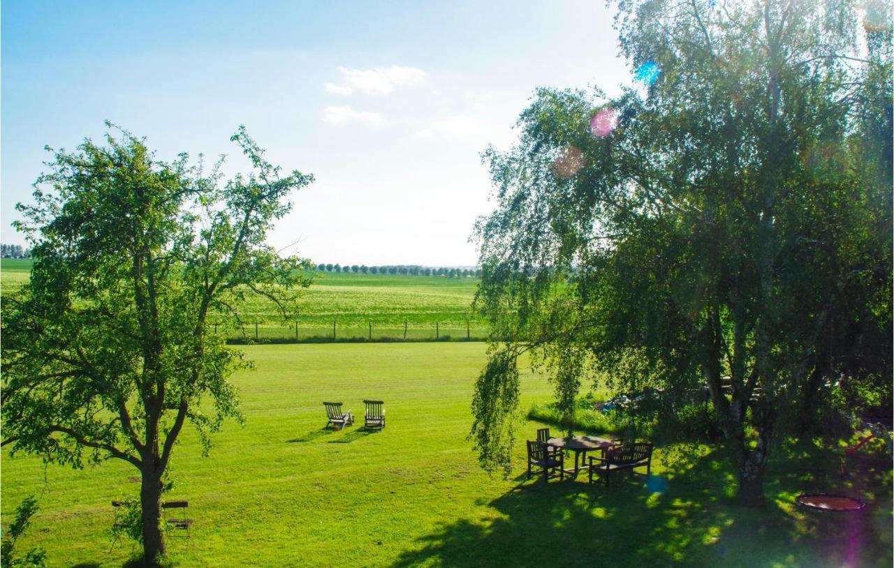 Lovely Home In Am Salzhaff With Kitchen Pepelow エクステリア 写真