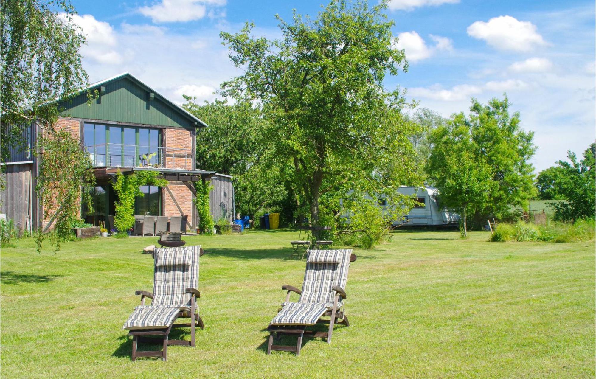 Lovely Home In Am Salzhaff With Kitchen Pepelow エクステリア 写真